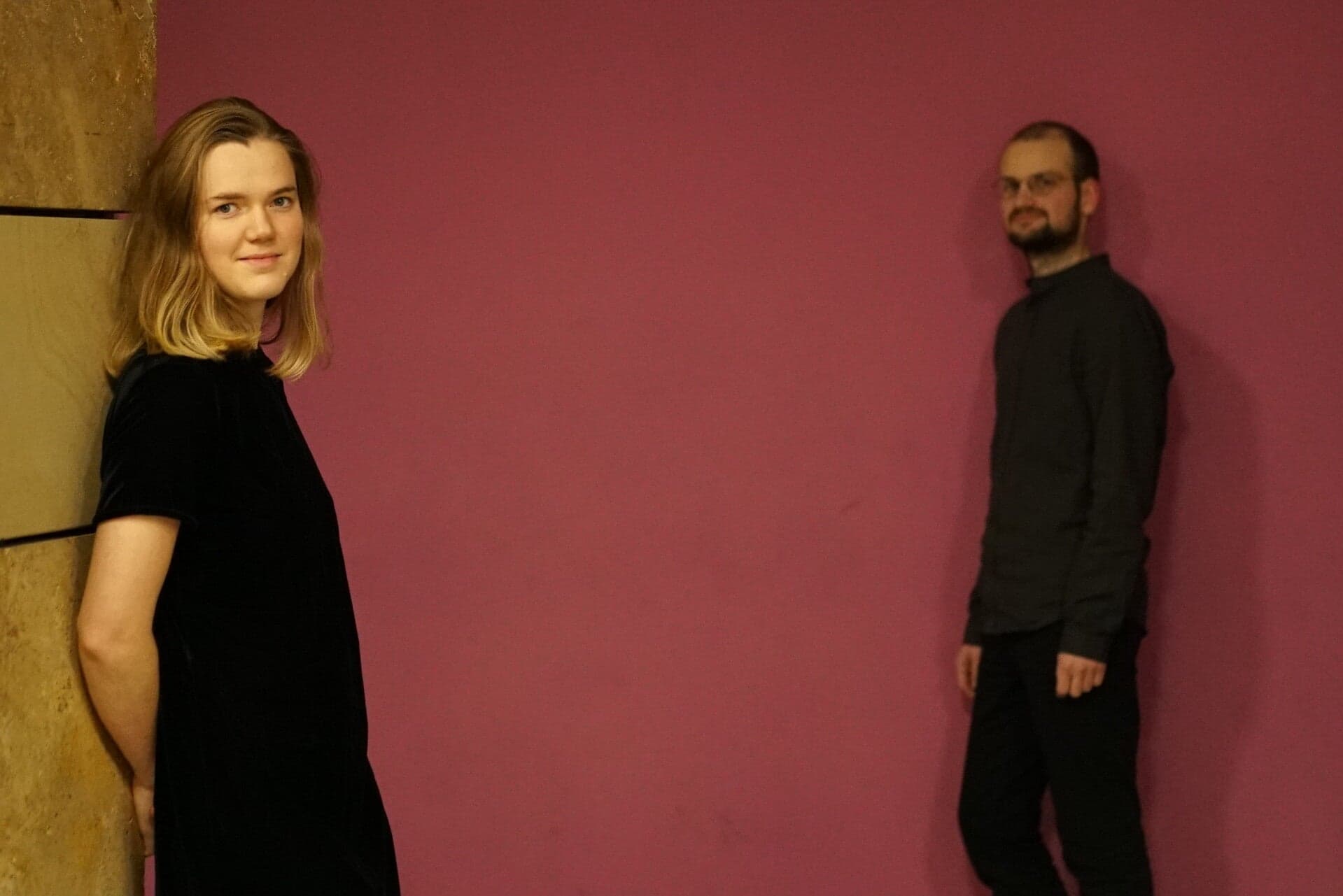 Annika Spegg im Vordergrund, Robert Rülke im Hintergrund — Porträt des Duo Zwischen